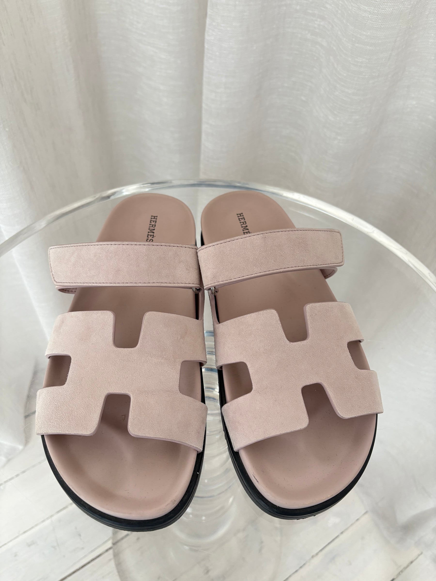 Hermès Chypre Sandals In Rose Porcelaine, 41.5