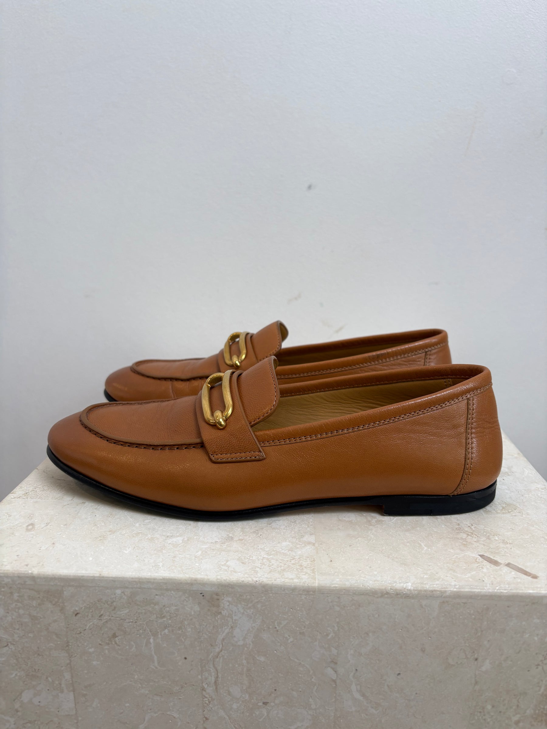 Hermes Colette Leather Flats In Tan, 37