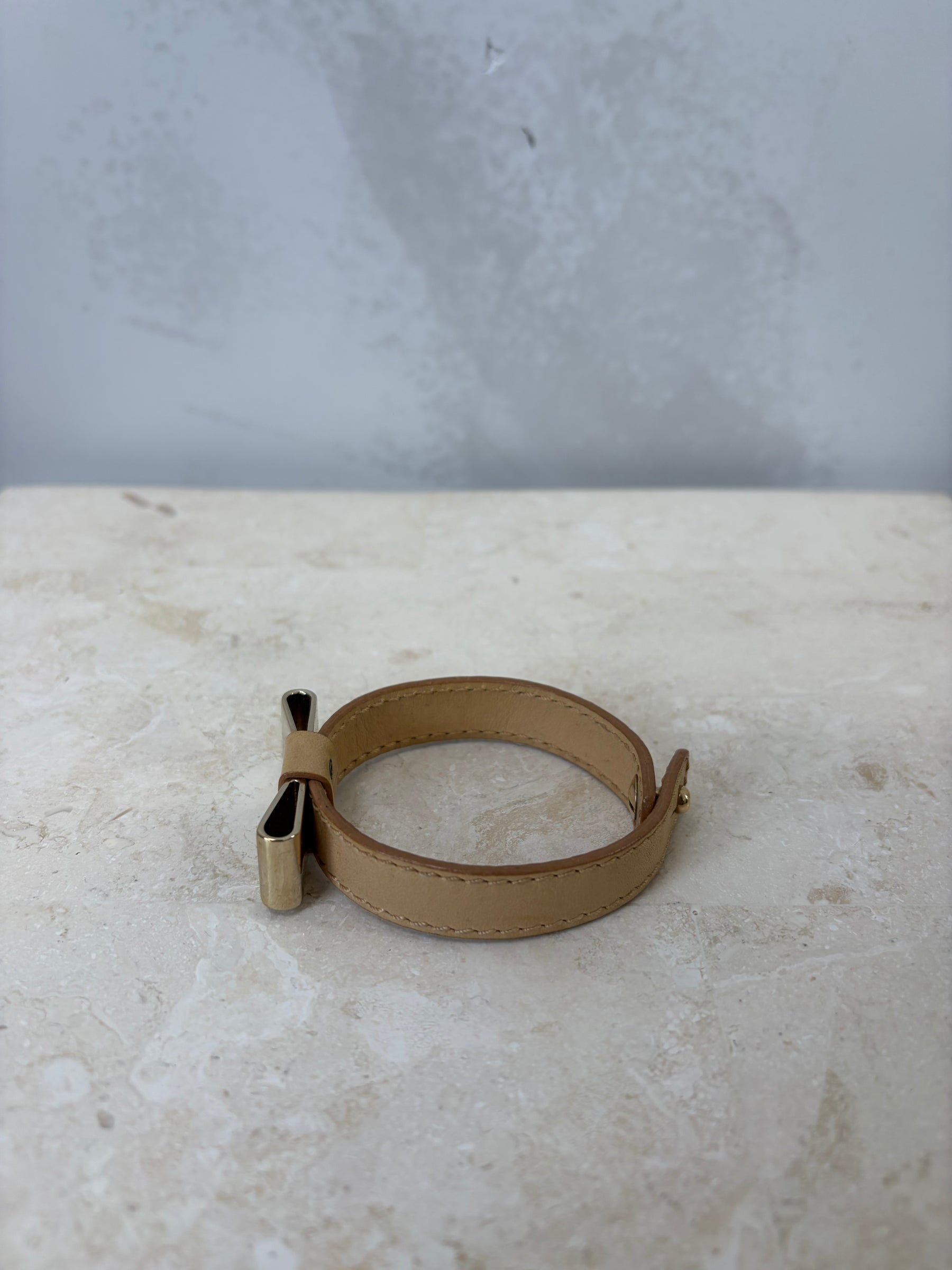 Chloé Beige Leather Bow Bracelet, Small