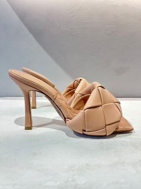 Bottega Veneta Lido Mules In Beige, 37
