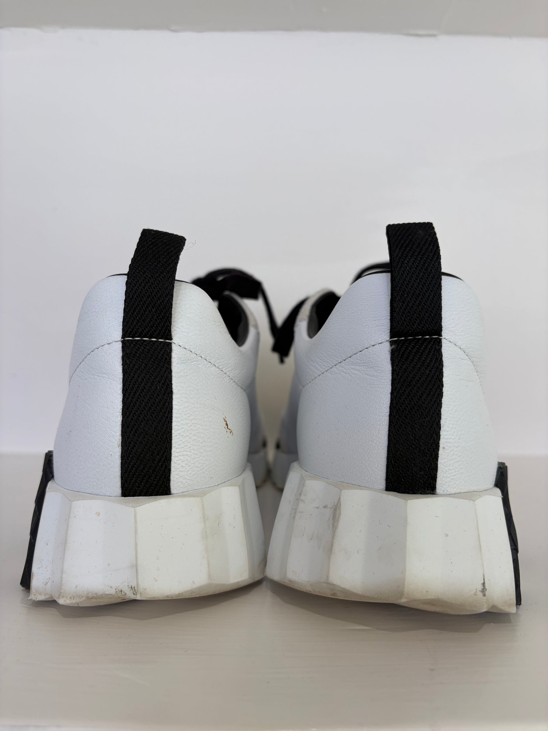 Hermès White Leather Bounce Sneaker with Black Details, 40