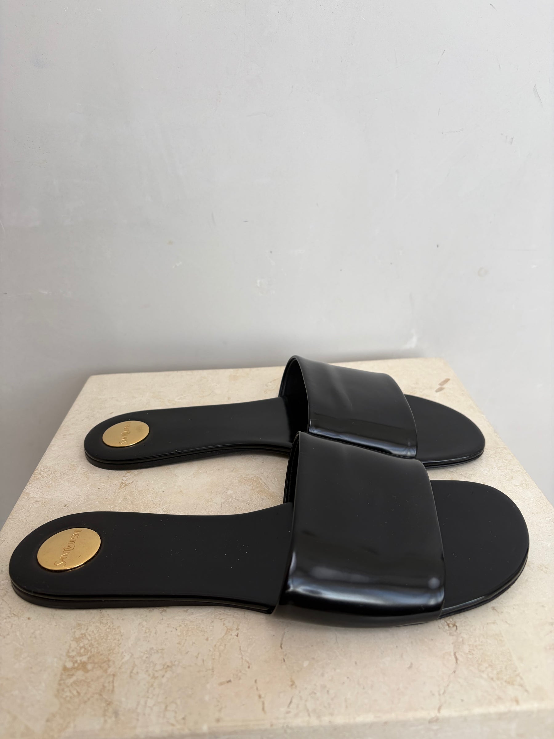 Saint Laurent Black Patent Leather Carlyle Slides, 39