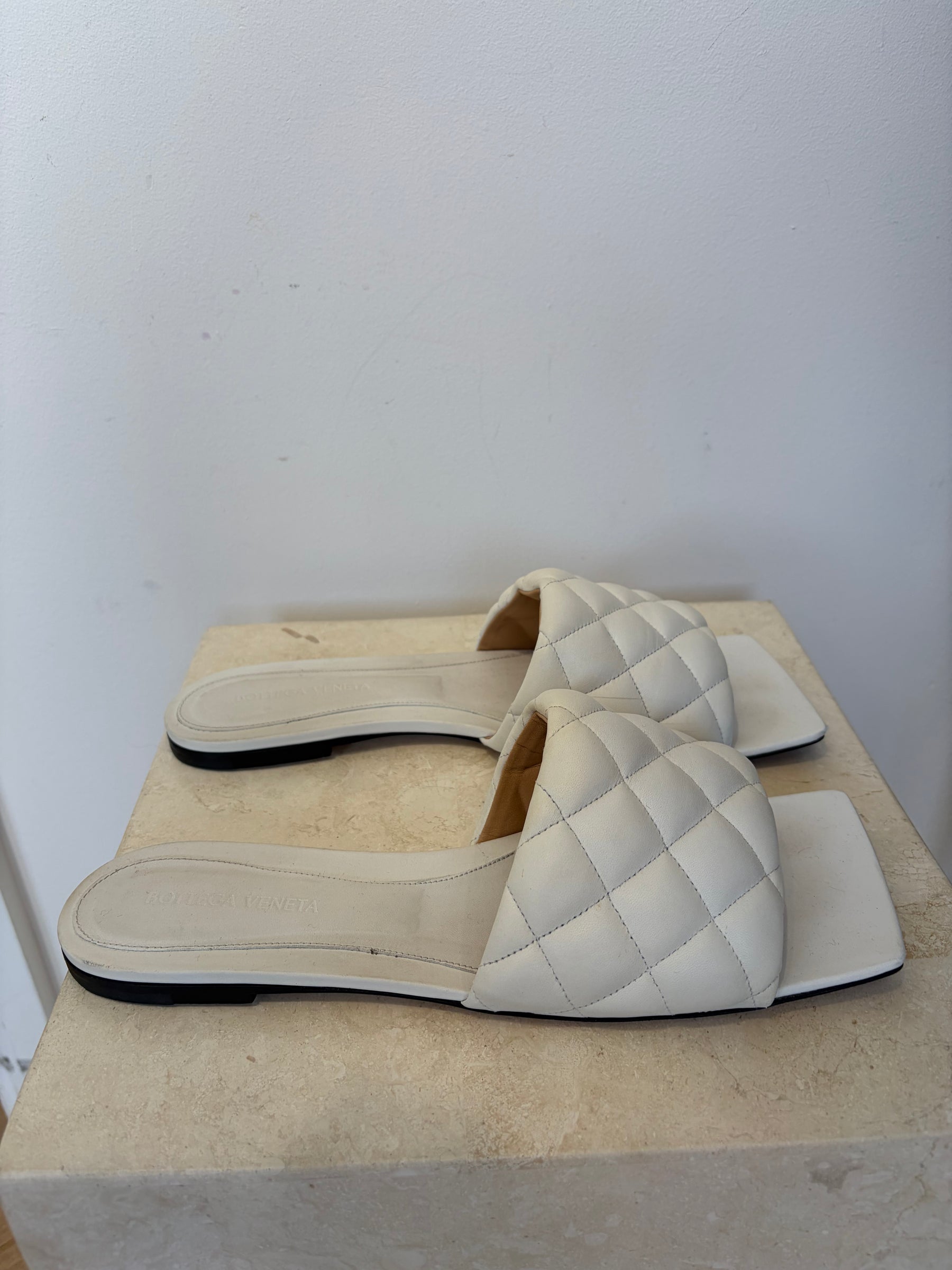 Bottega Veneta White Padded Leather Quilted Lido Slides, 41