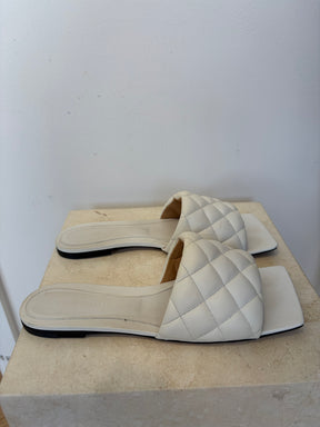 Bottega Veneta White Padded Leather Quilted Lido Slides, 41