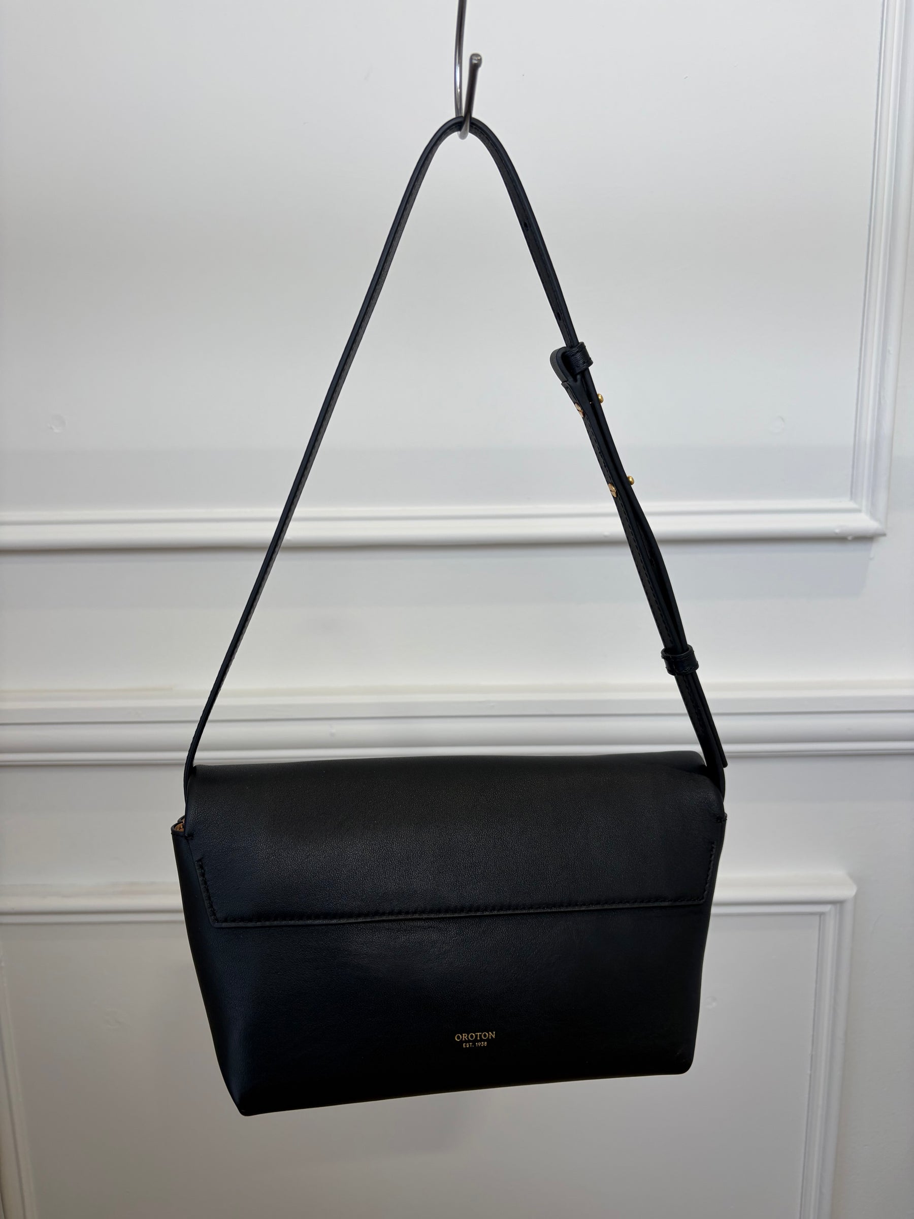 Oroton Etta Medium Clutch Bag With Shoulder Strap