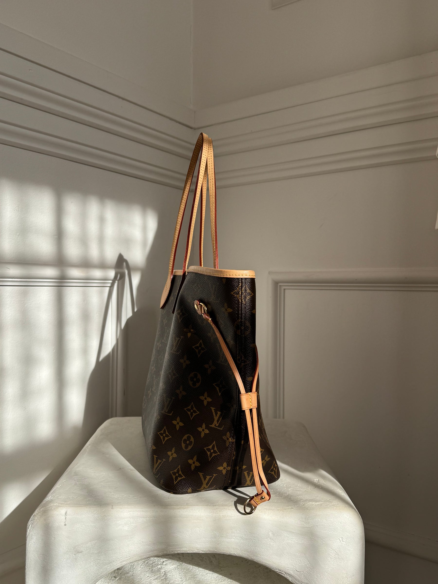 Louis Vuitton Canvas Monogram Neverfull MM Tote Bag