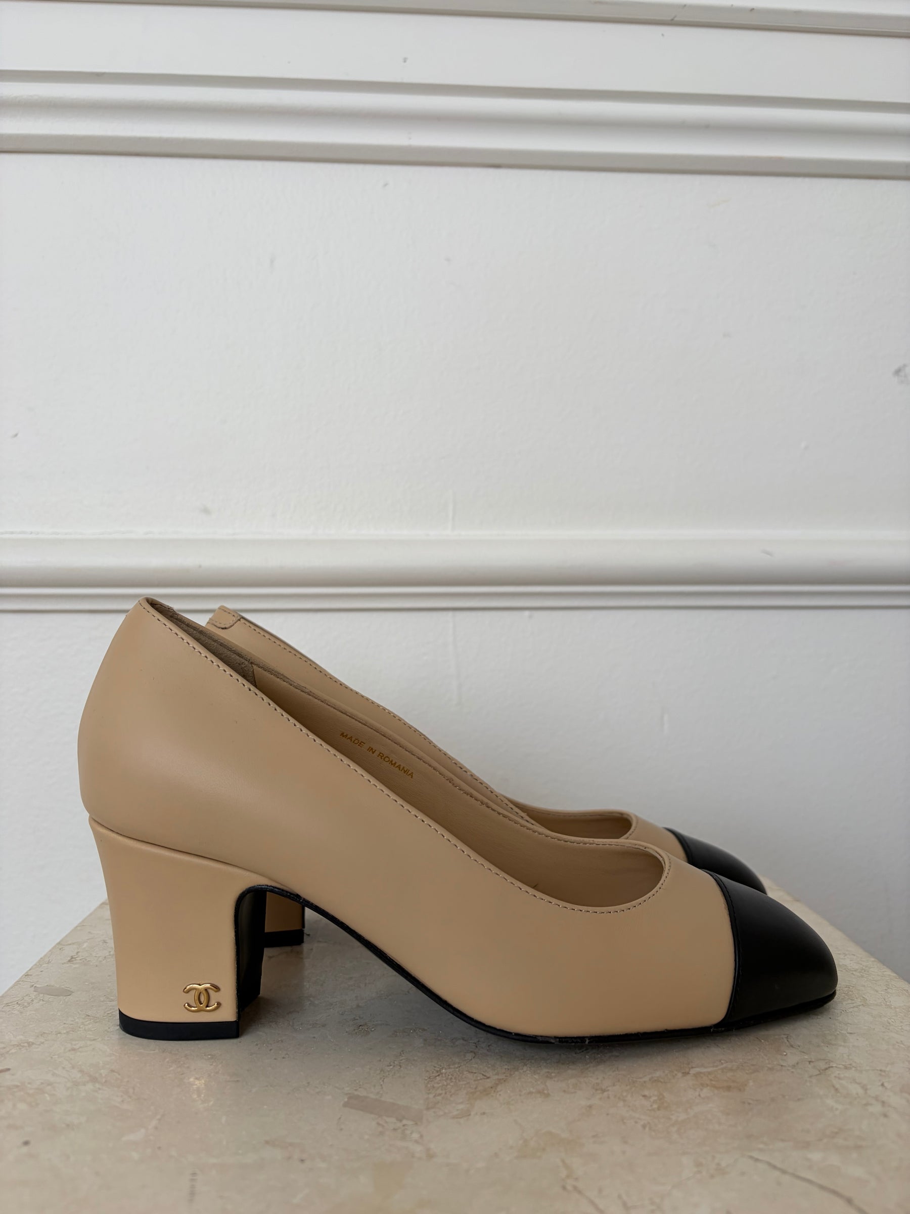 Chanel Uniform Beige Black Pumps, 36C