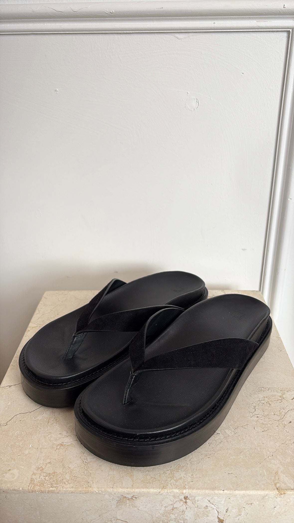 Camilla and Marc Black Suede Platform Thongs, 37