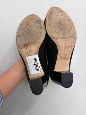 Chanel Black Leather Stretch Pumps, 38
