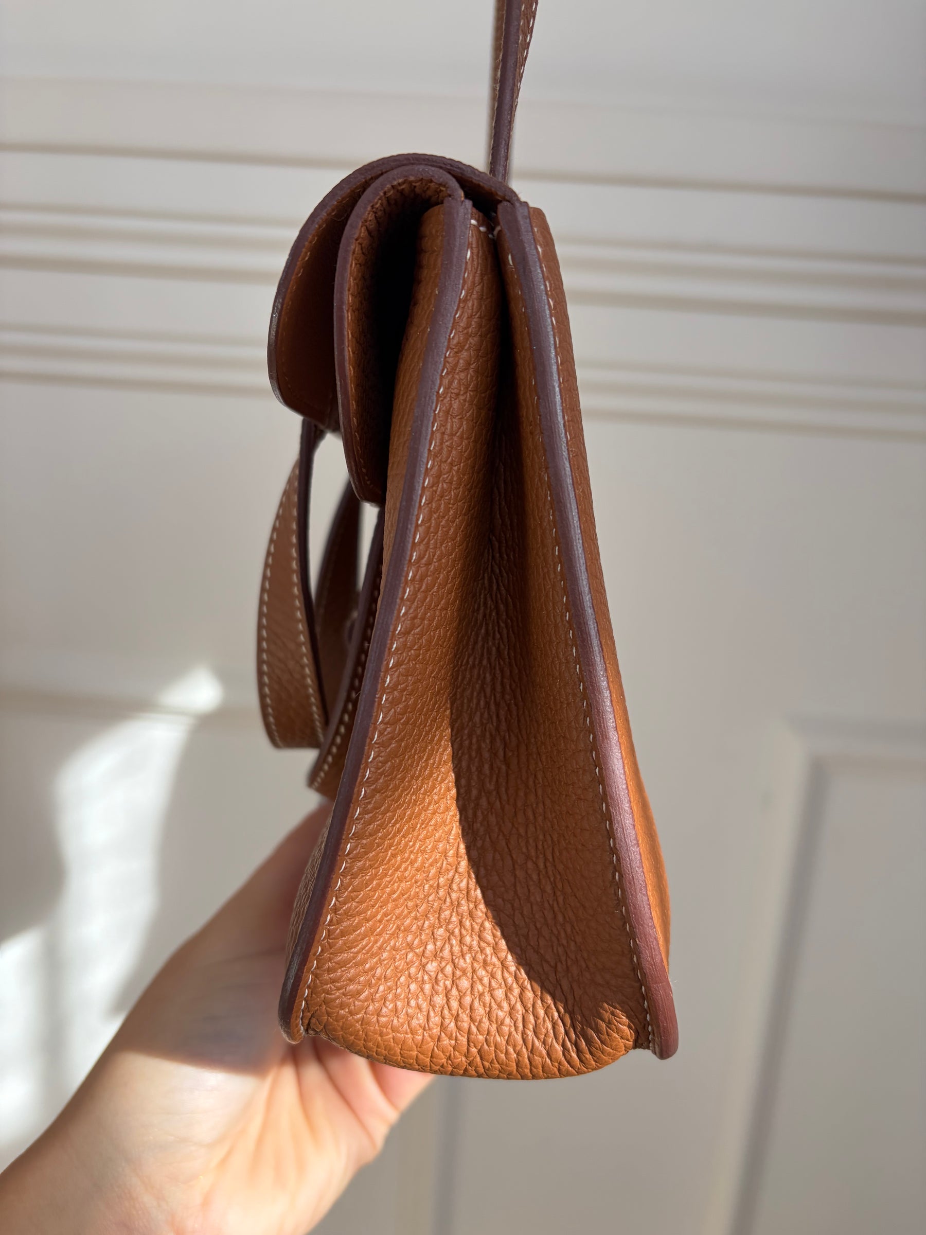 Hermès Halzan 25 in Gold Clemence Leather