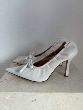 Scanlan Theodore White Bow Pumps, 38