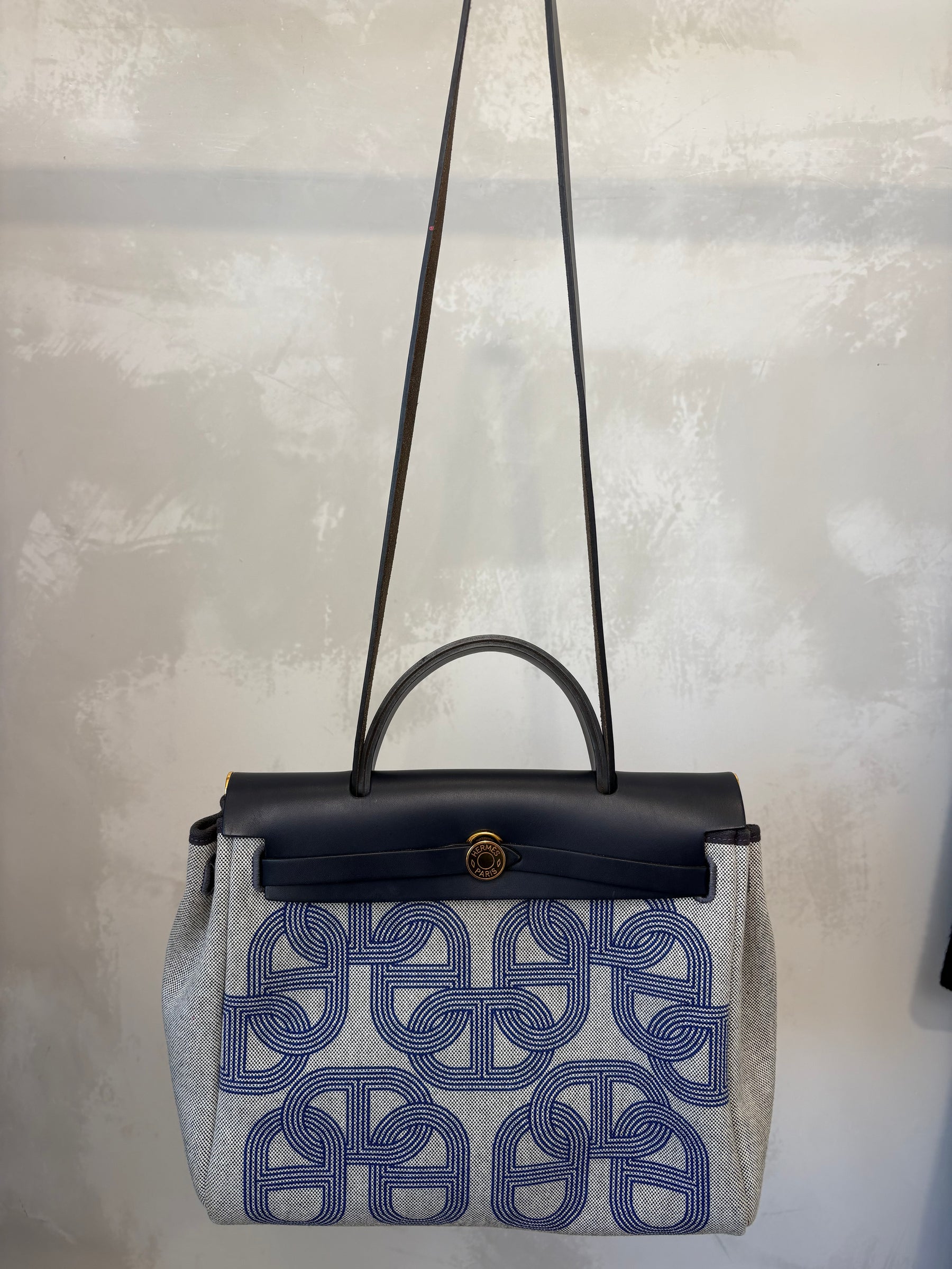 Hermès Navy Leather and Ecru 'Plume CC Circuit' Herbag 31