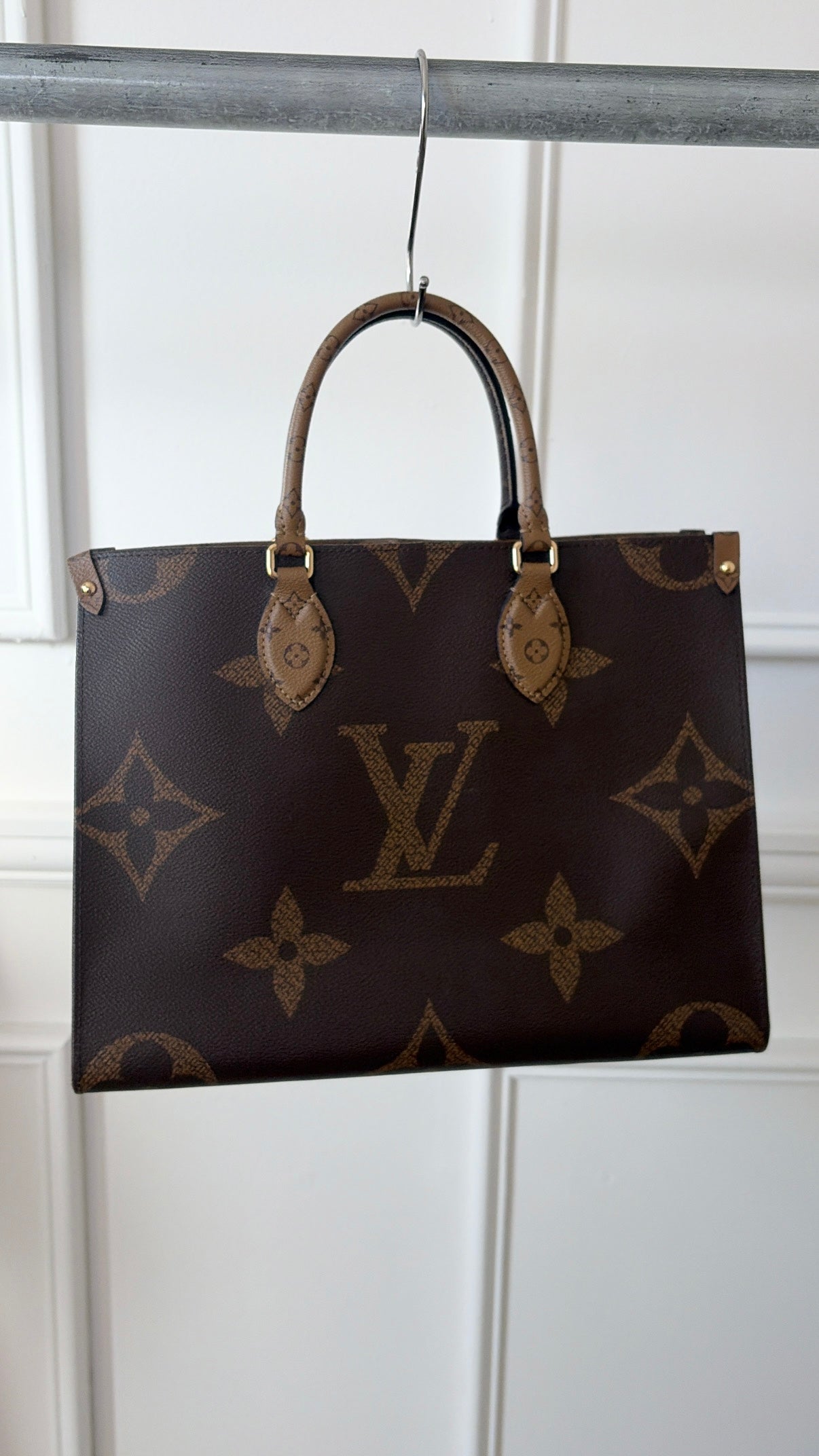 Louis Vuitton MM On the Go Monogram Tote