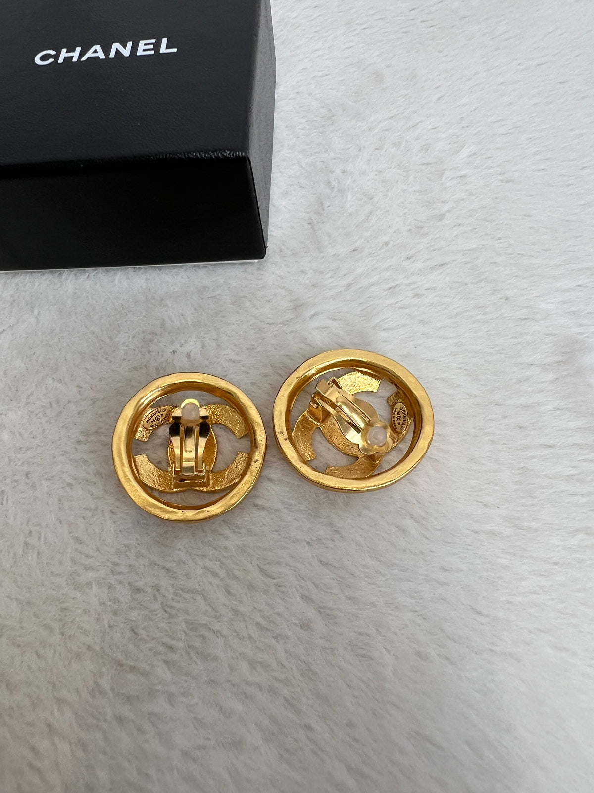 Chanel Gold Tone Vintage CC Clip On Earrings