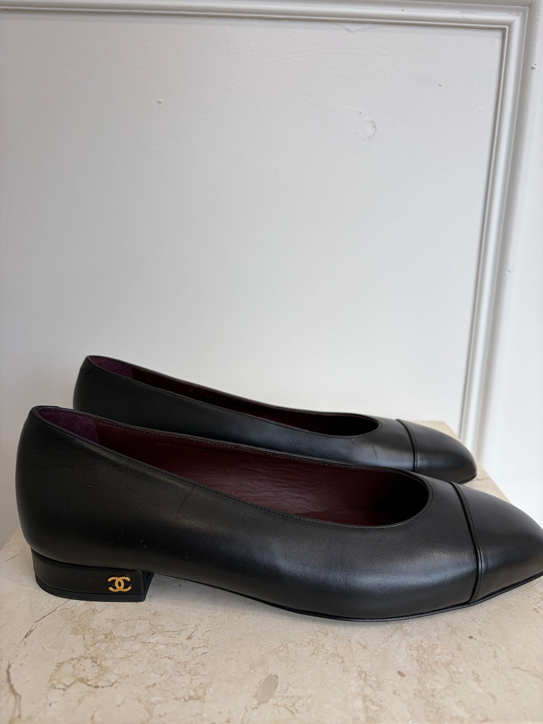 Chanel Uniform Black Leather Ballet Flats, 39C