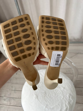 Bottega Veneta Padded Mules In Ivory, 39