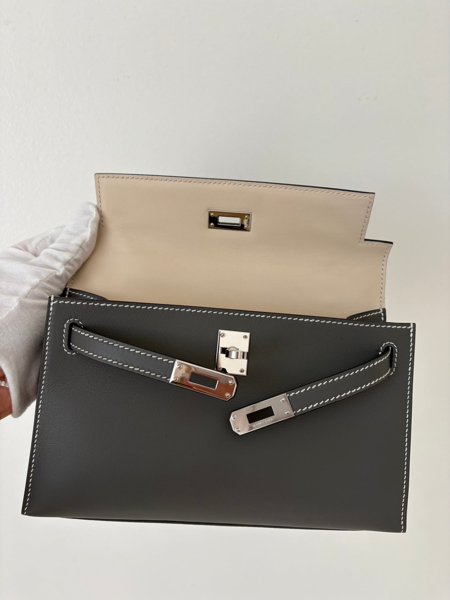 Hermès Kelly Pochette in Gris Meyer Swift Leather with Craie Interior