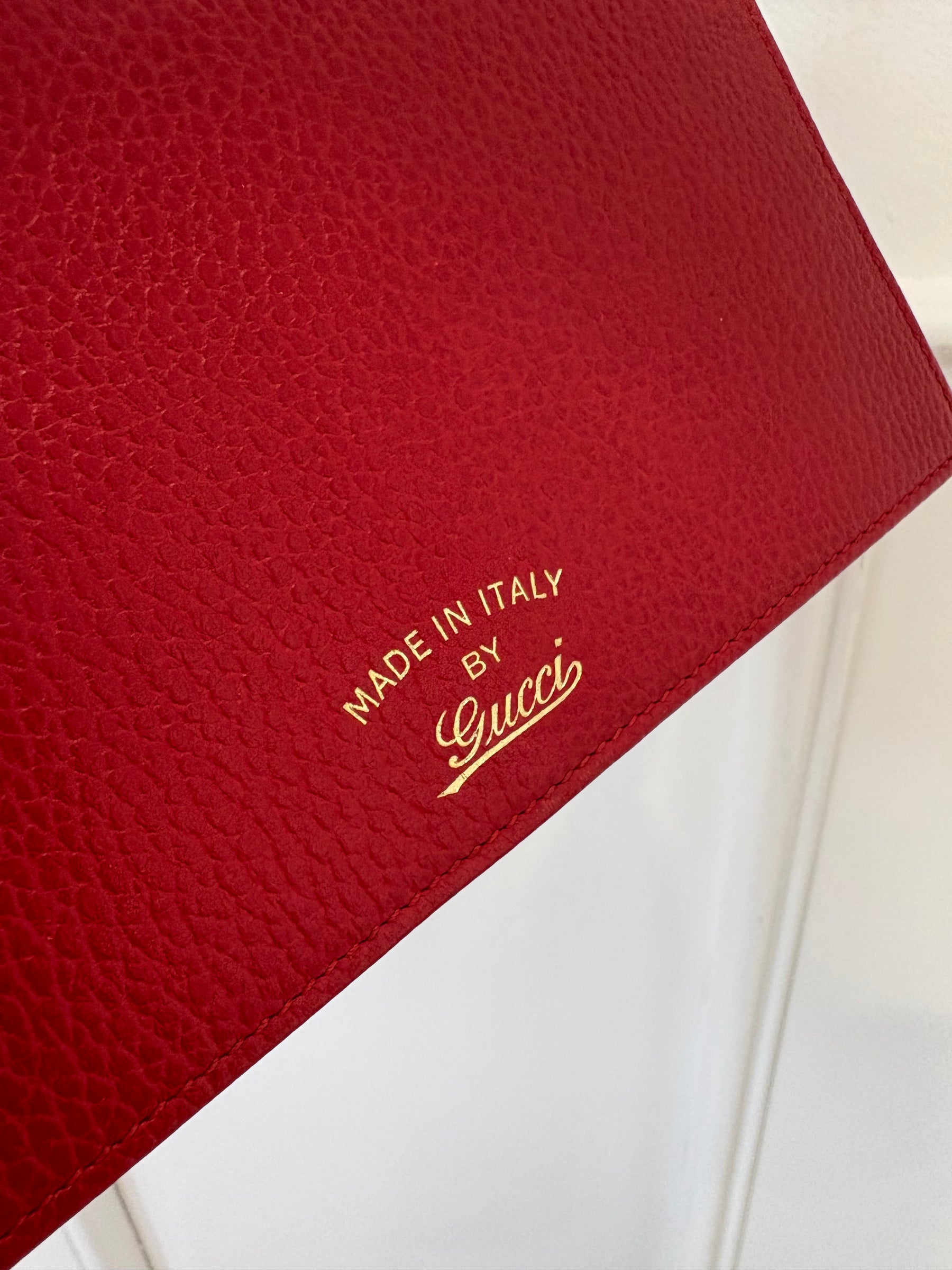 Gucci Red Grained Leather Crossbody Swing Bag