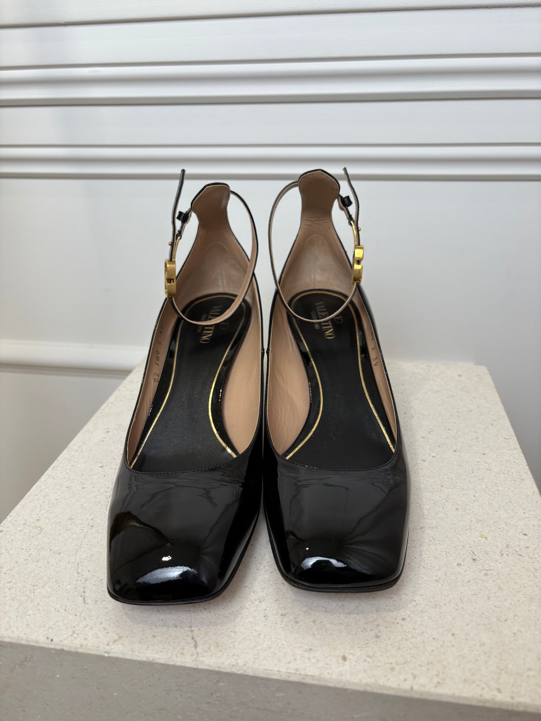 Valentino Garavani Black Patent Leather Heeled Mary-Janes, 39
