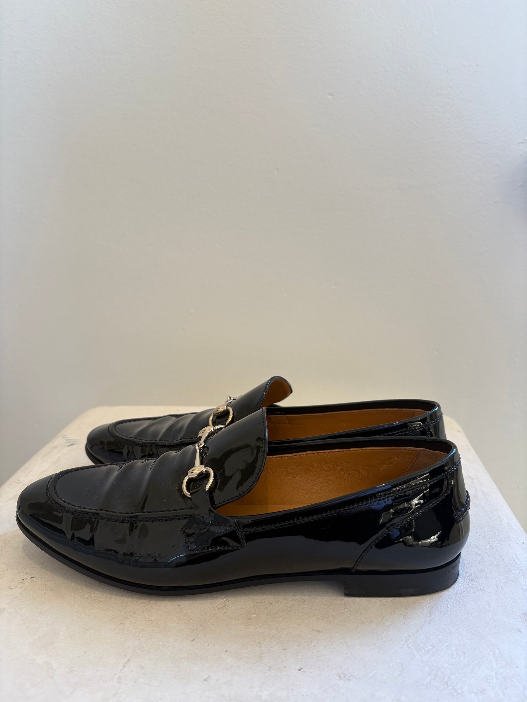 Gucci Black Pantent Loafers, 39