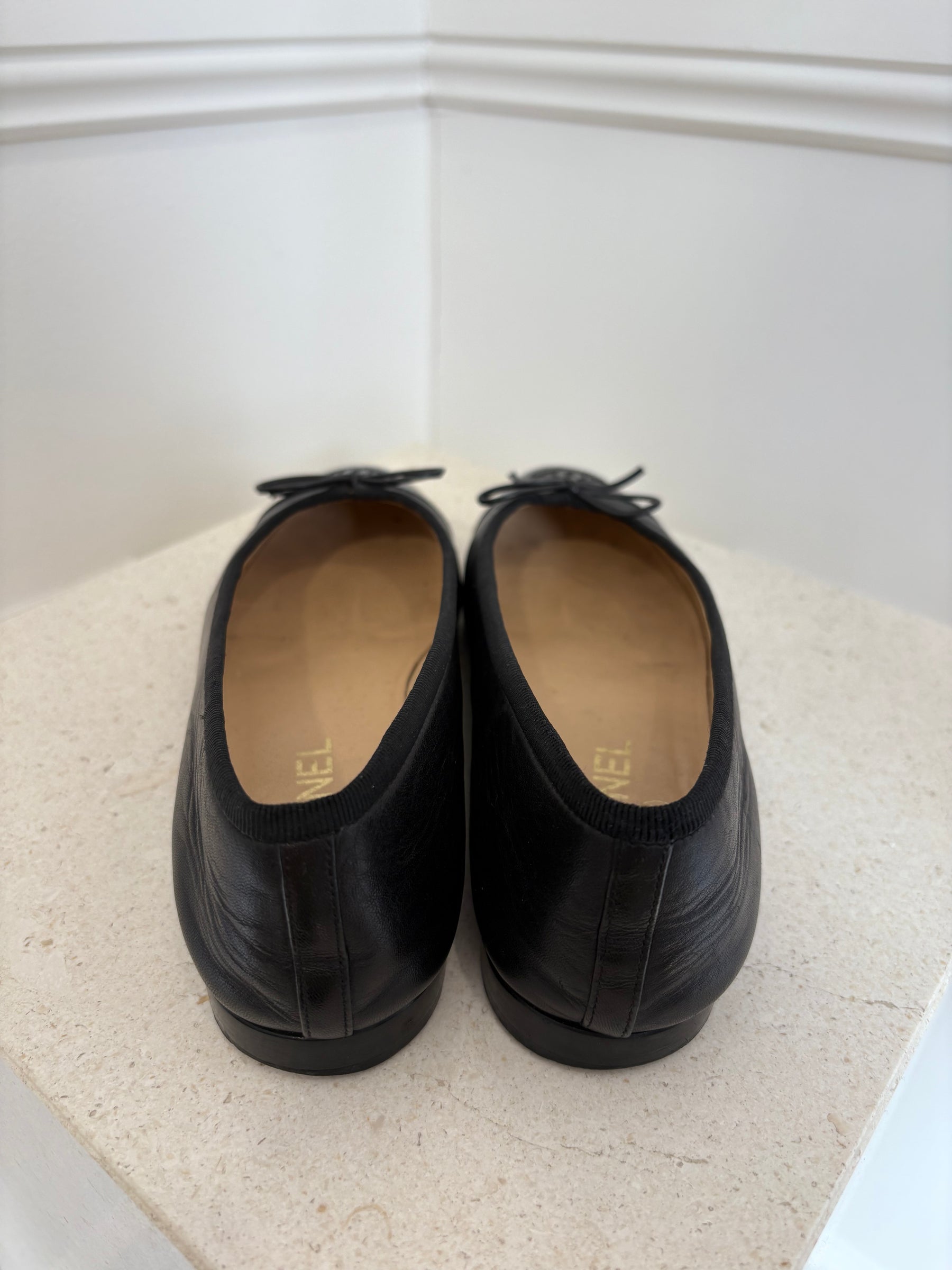 Chanel Leather Ballet Flats CC Patent Toe In Black, 37.5