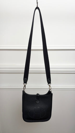 Hermès Evelyne 16 Min in Black Clemence Leather