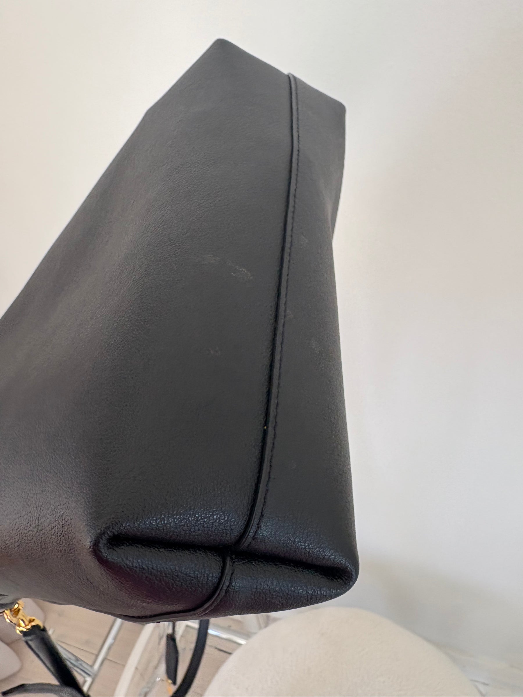 Saint Laurent Black Leather Toy Shopper Tote