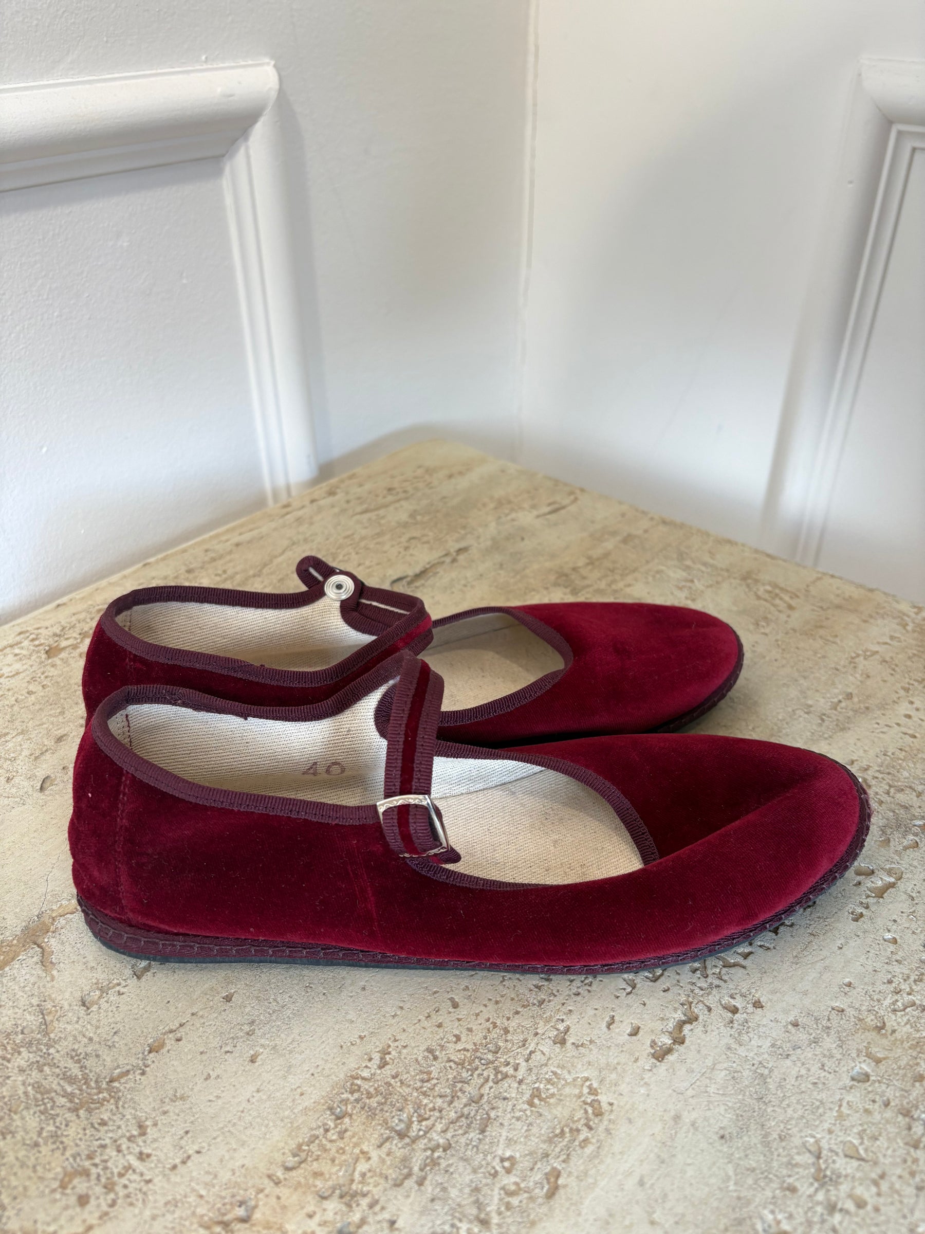 ViBi VENEZiA Marroon Velvet Mary Jane Flats, 40