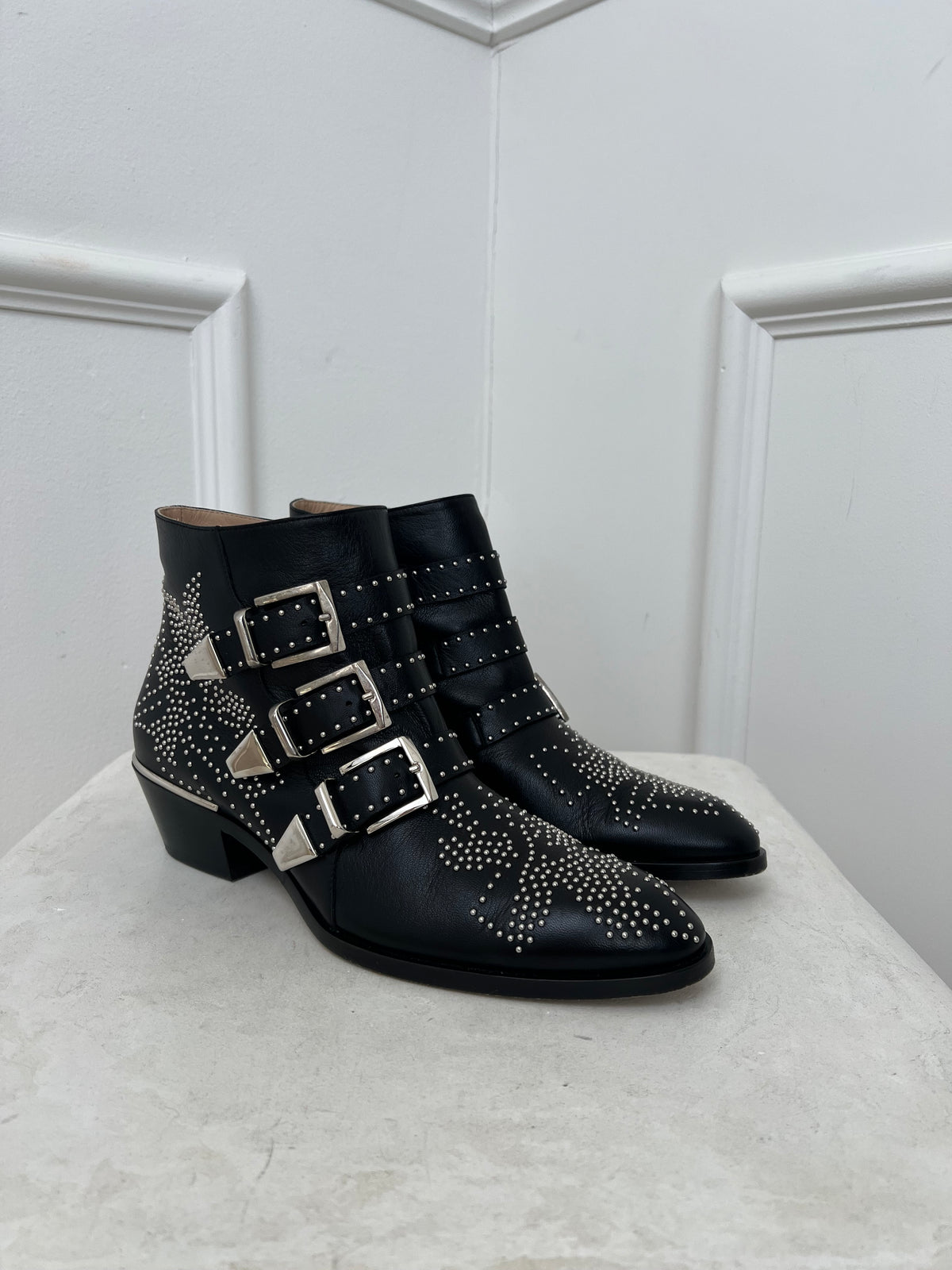 Chloé Black Leather and Silver Studded Susannah, 37.5