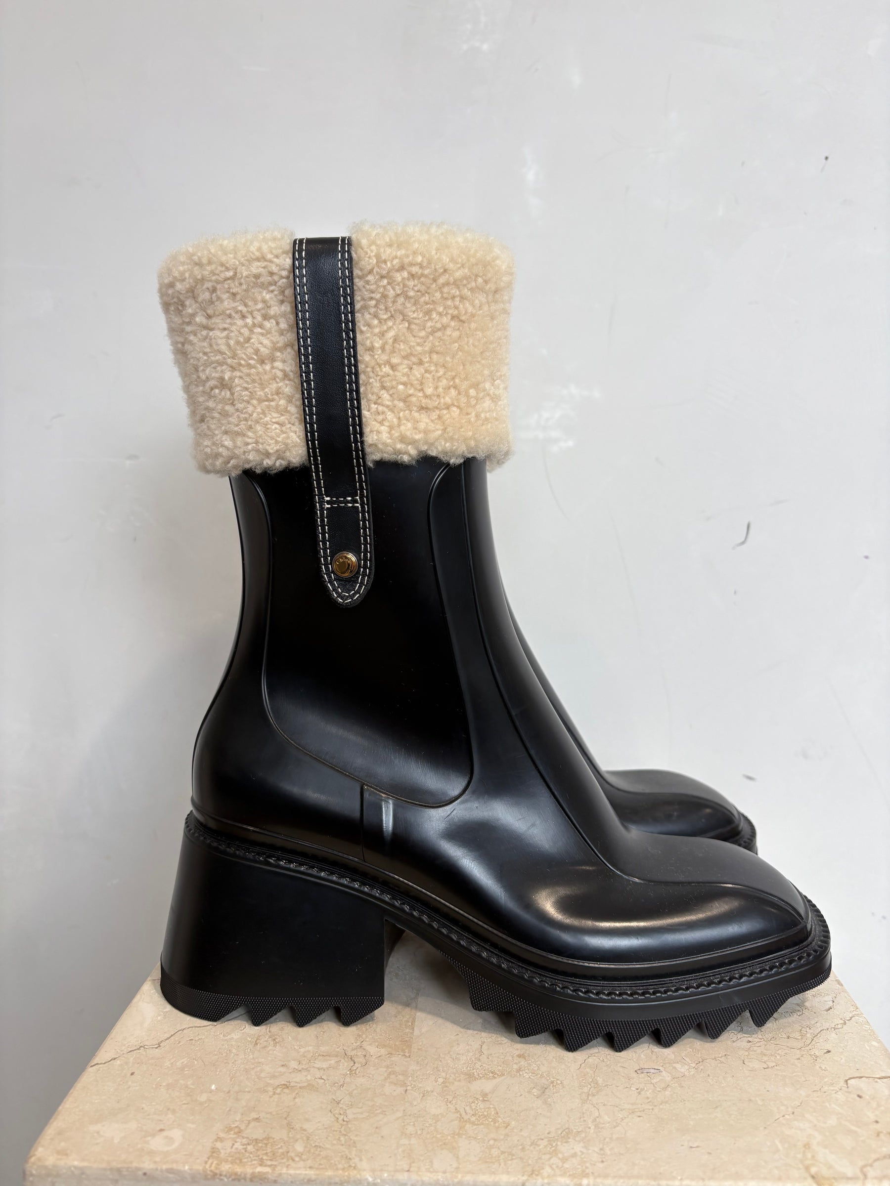 Chloé Black Rubber Shearling Betty Boots, 40