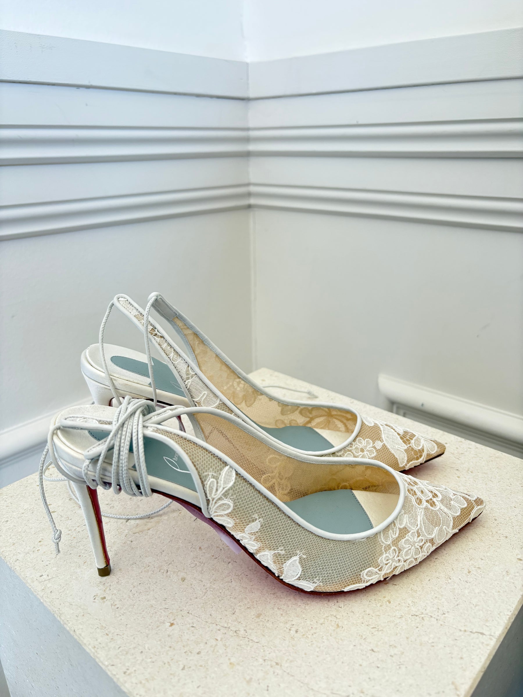 Christian Louboutin Lace Up Kate Pumps 8.5cm Off White, 38