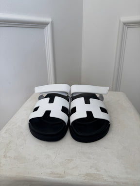 Hermès White Leather Chypre Sandals, 38