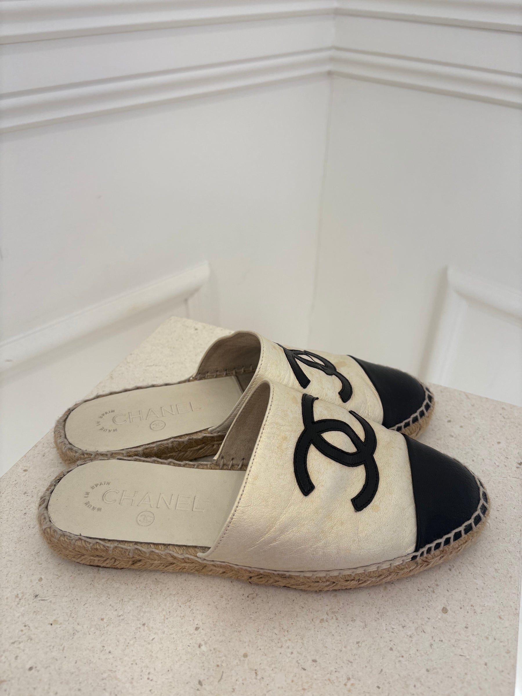 Chanel Cream Irredescent With Black Espadrille Mules, 36