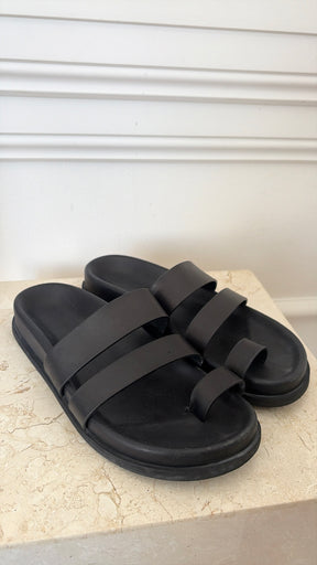 bassike Raw Leather Sandal Black, 37