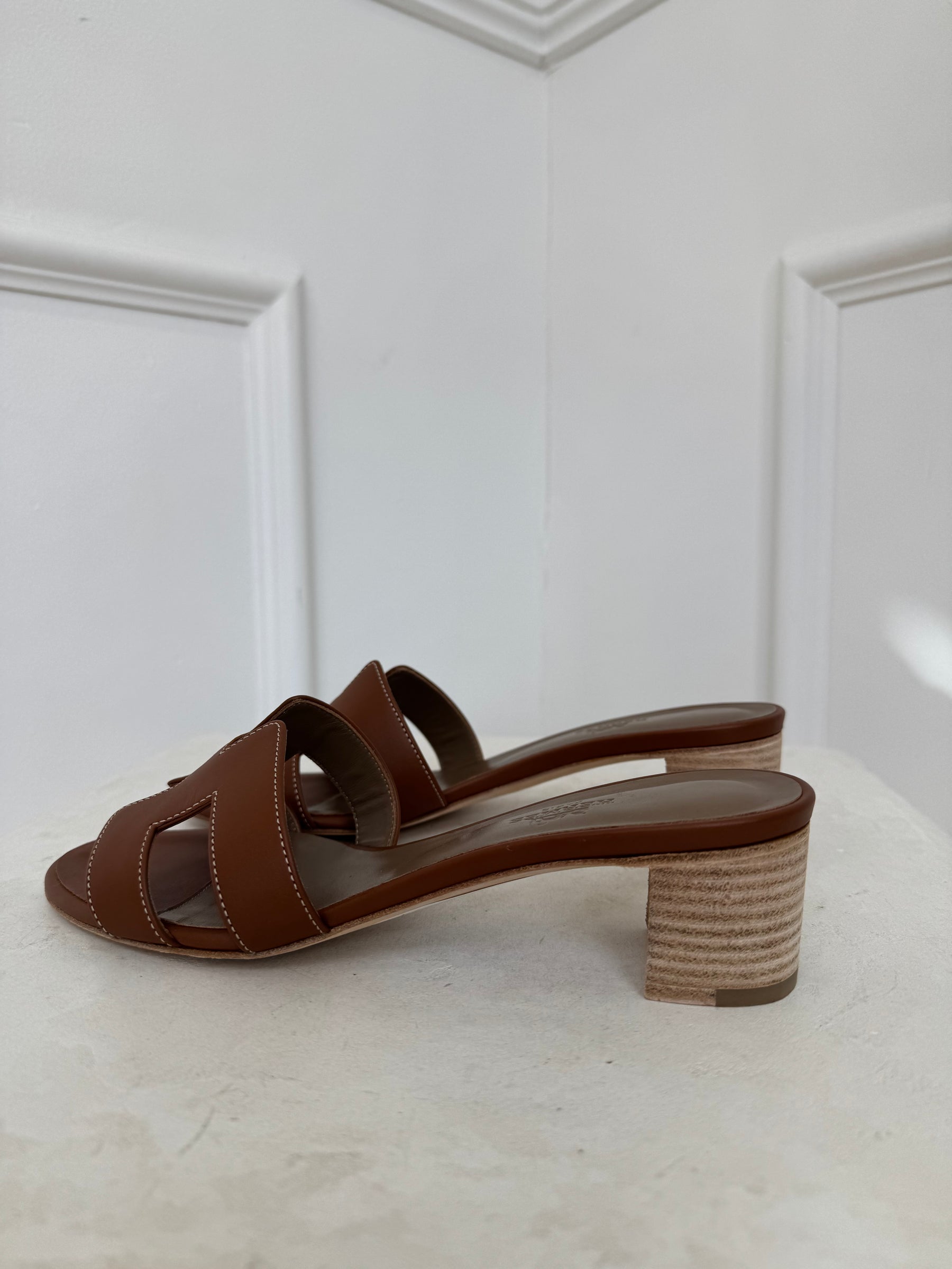 Hermes Oasis Sandal In Tan, 37.5