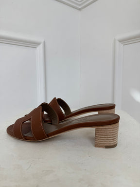 Hermes Oasis Sandal In Tan, 37.5