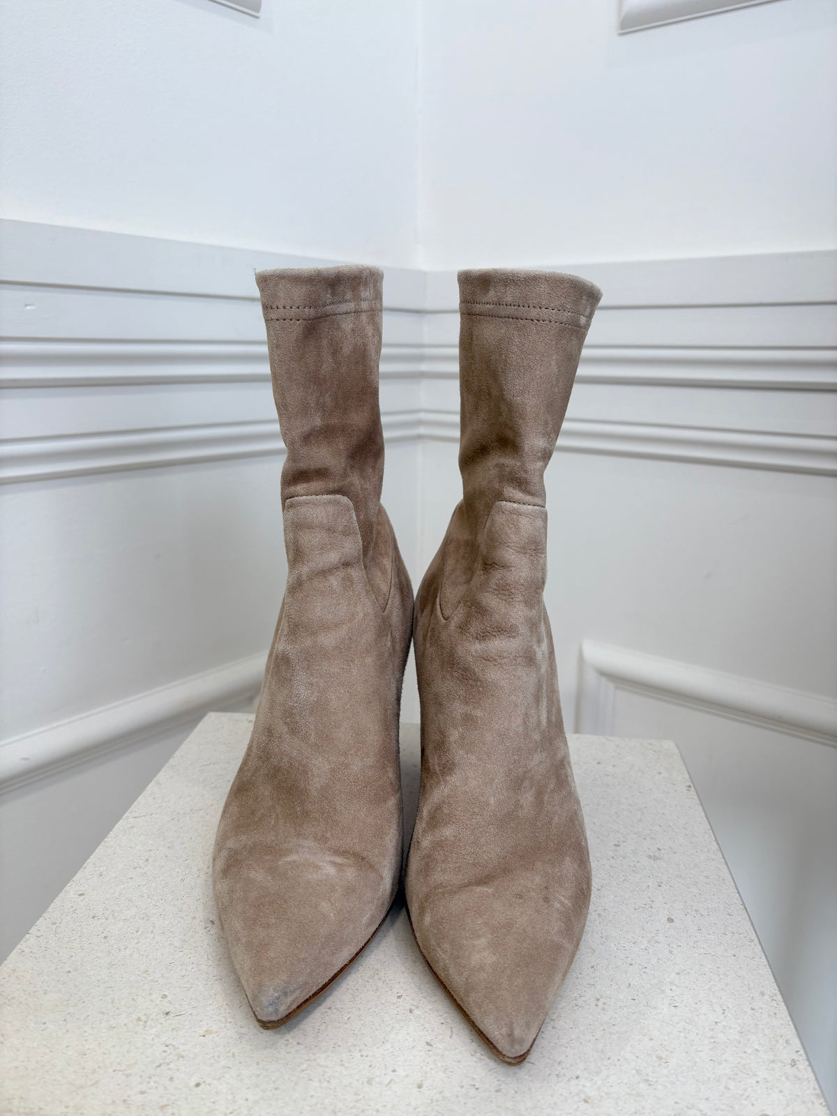 Scanlan Theodore Beige Suede Heeled Ankle Boots, 38
