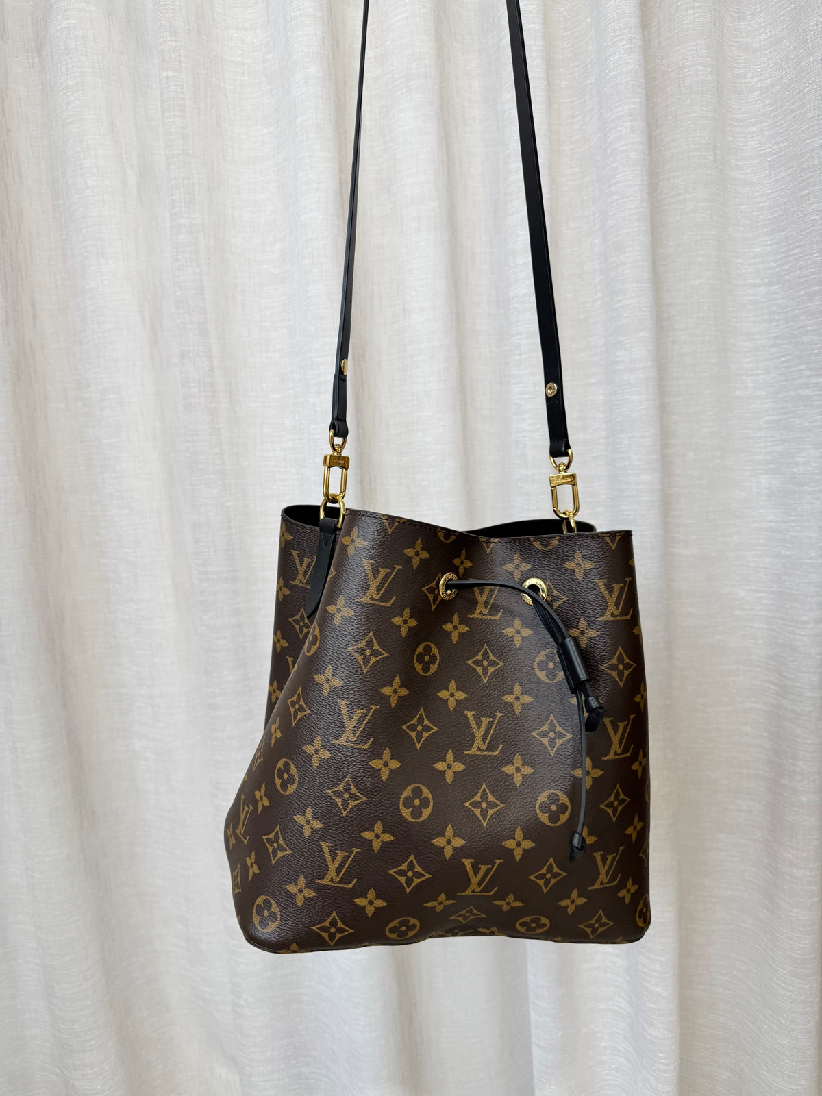 Louis Vuitton Canvas Monogram Noir Neonoe Bucket Bag