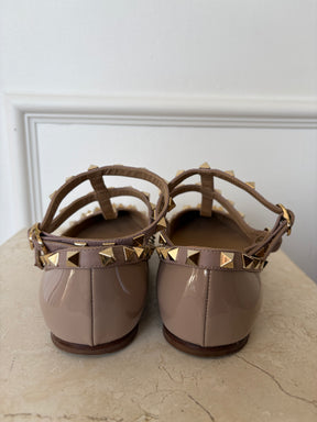 Valentino Garavani Beige Patent Leather Rockstud Cage Flats, 37