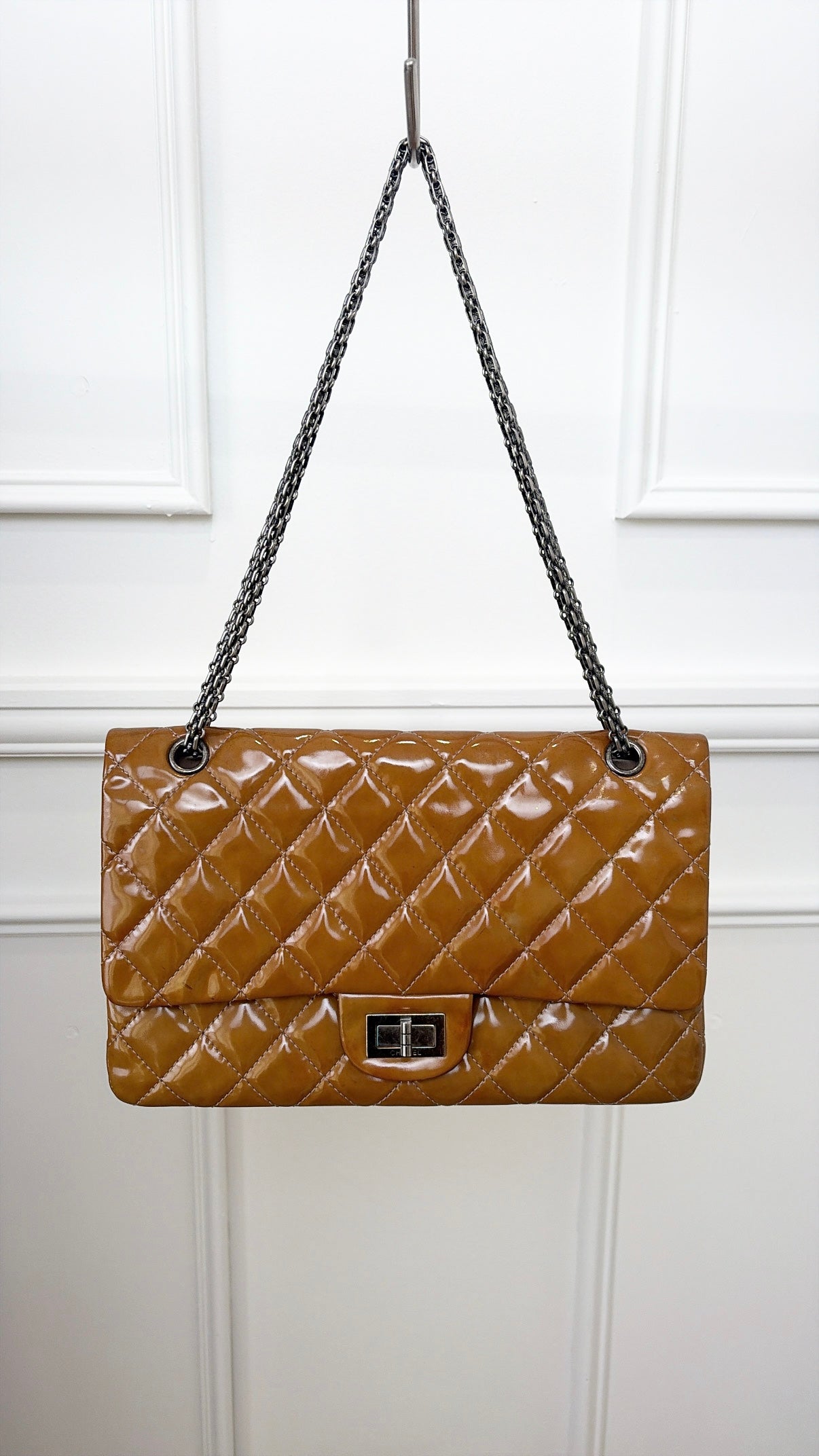 Chanel Reissue 2.55 Patent Bag Silver Hardware In Whiskey