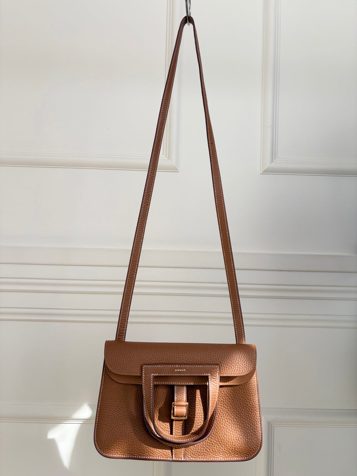 Hermès Halzan 25 in Gold Clemence Leather
