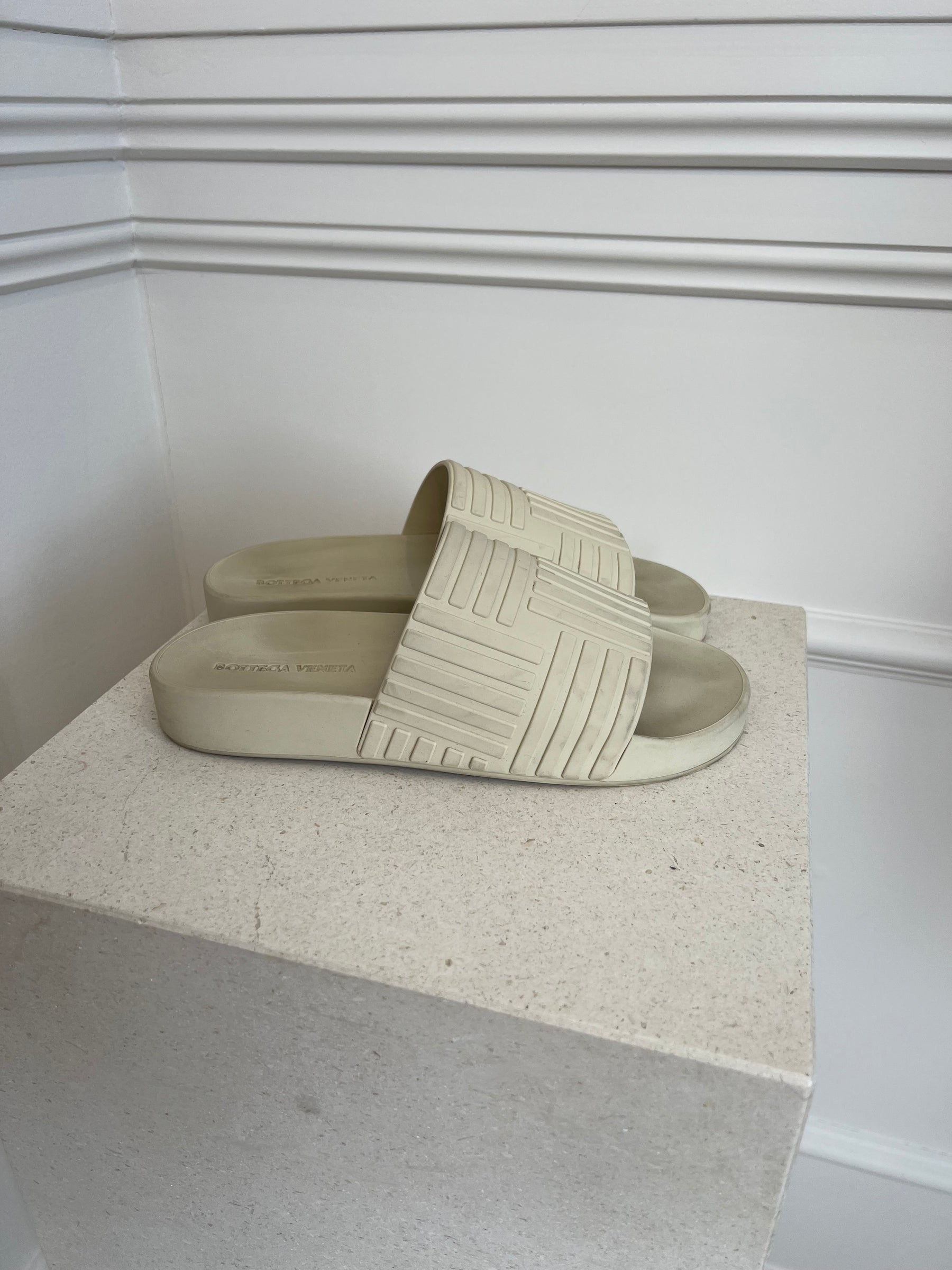 Bottega Veneta Cream Rubber Slides, 36