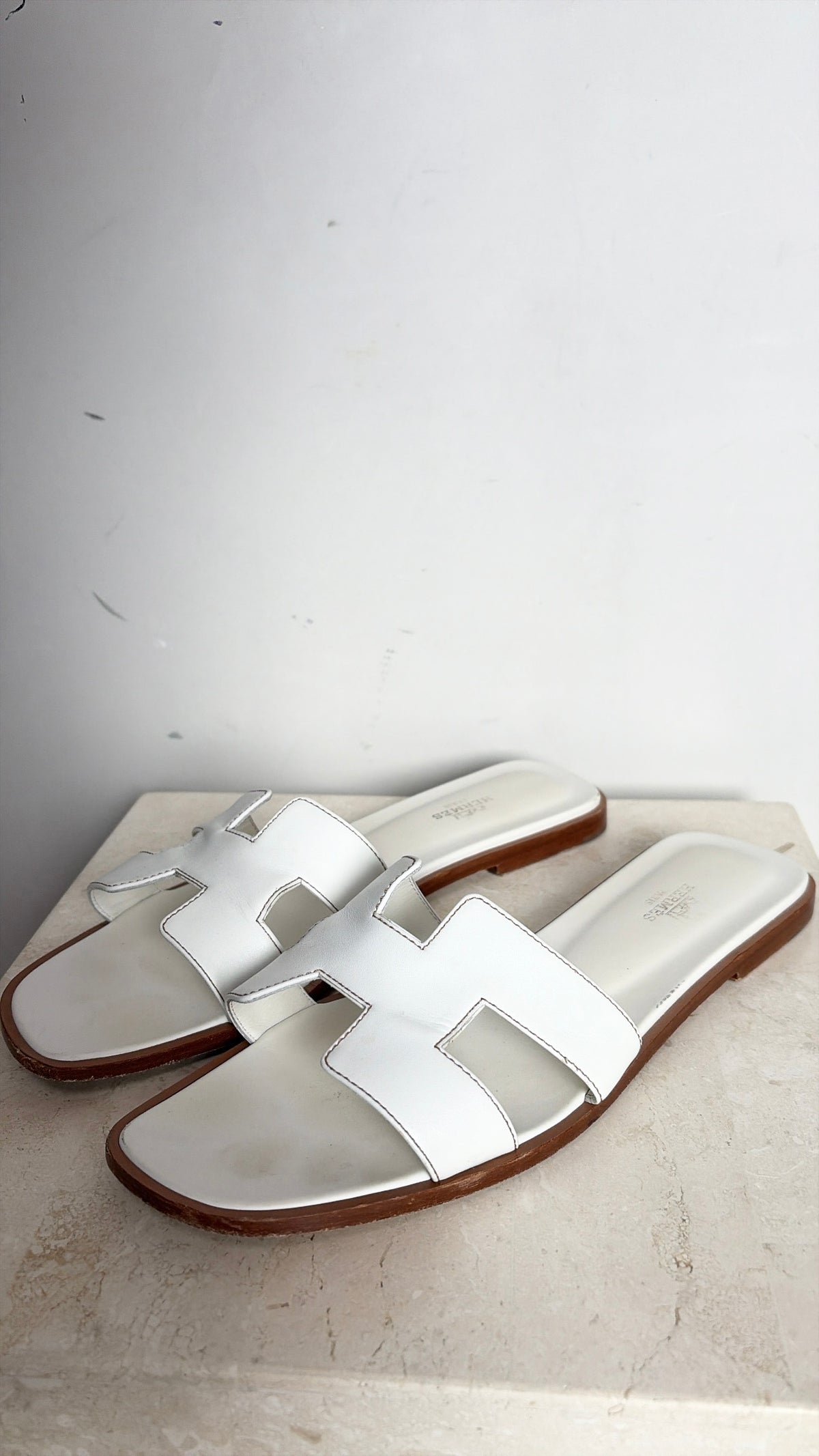 Hermès White leather Oran Sandals, 41