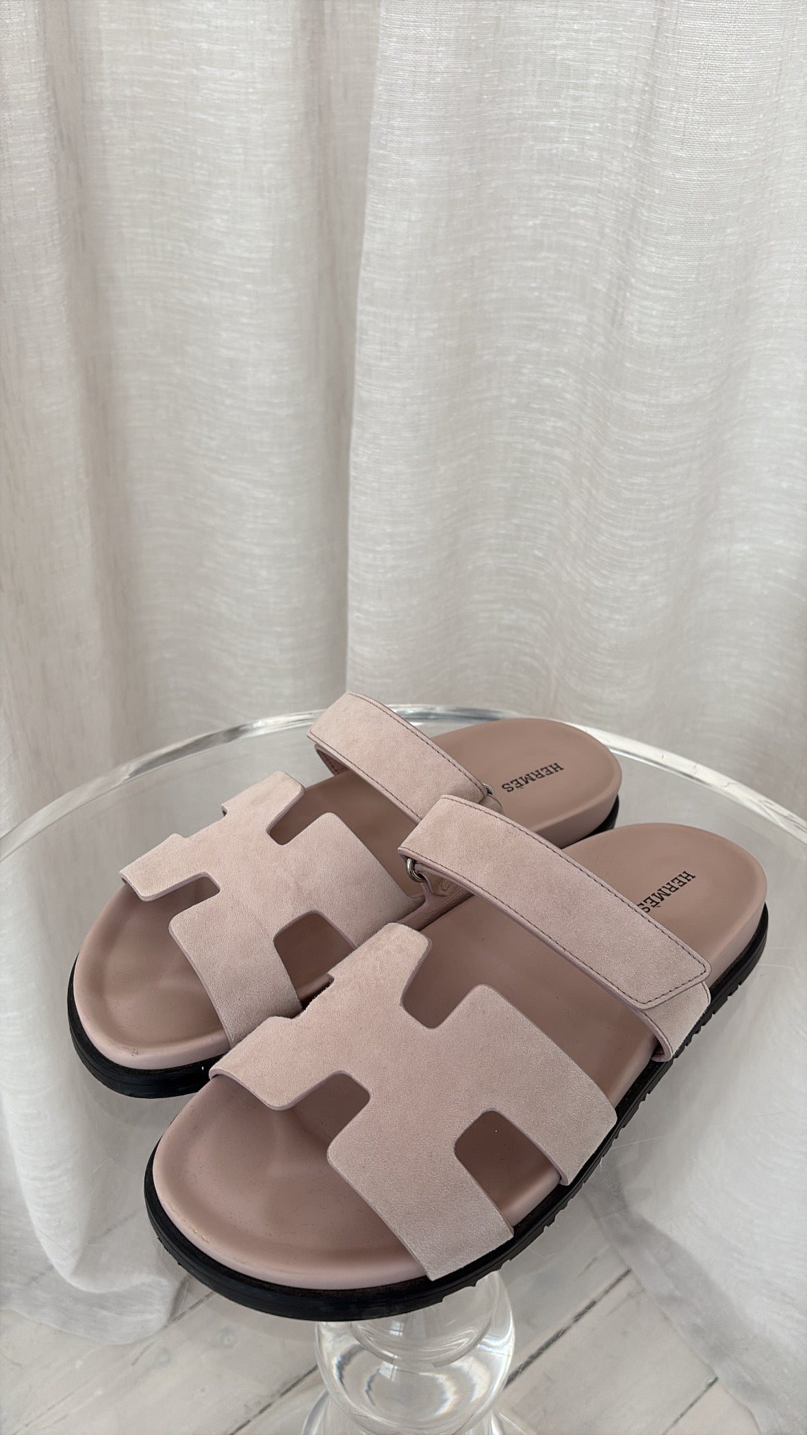 Hermès Chypre Sandals In Rose Porcelaine, 41.5