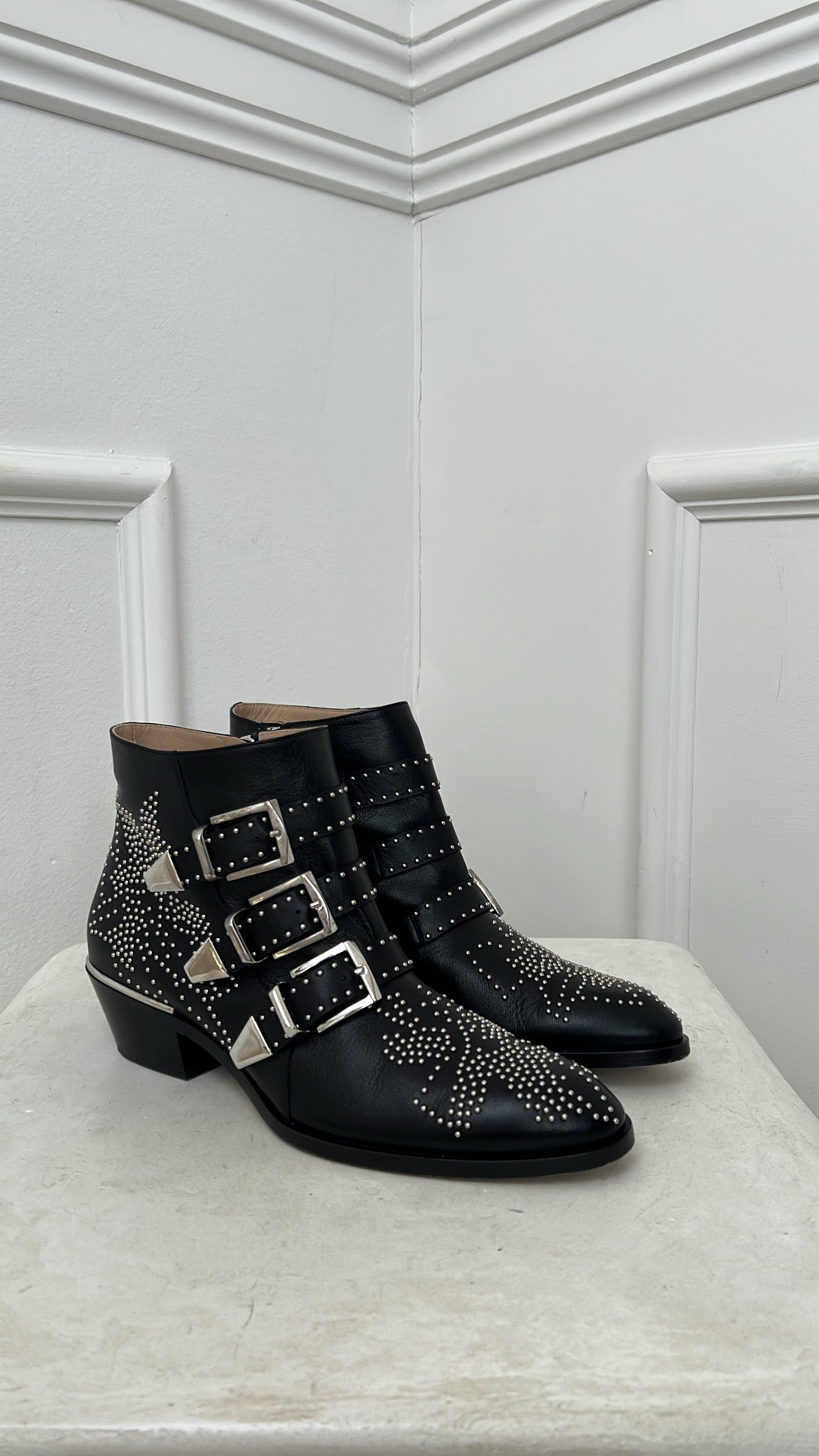 Chloé Black Leather and Silver Studded Susannah, 37.5