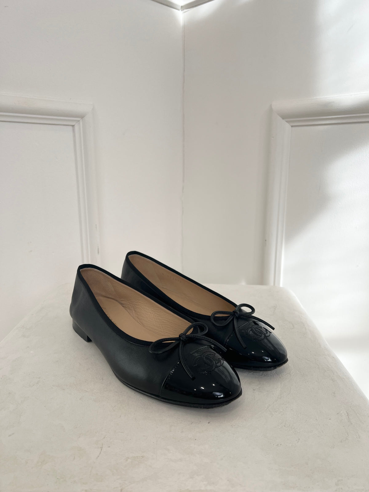 Chanel Black Leather Ballerinas, 39 C