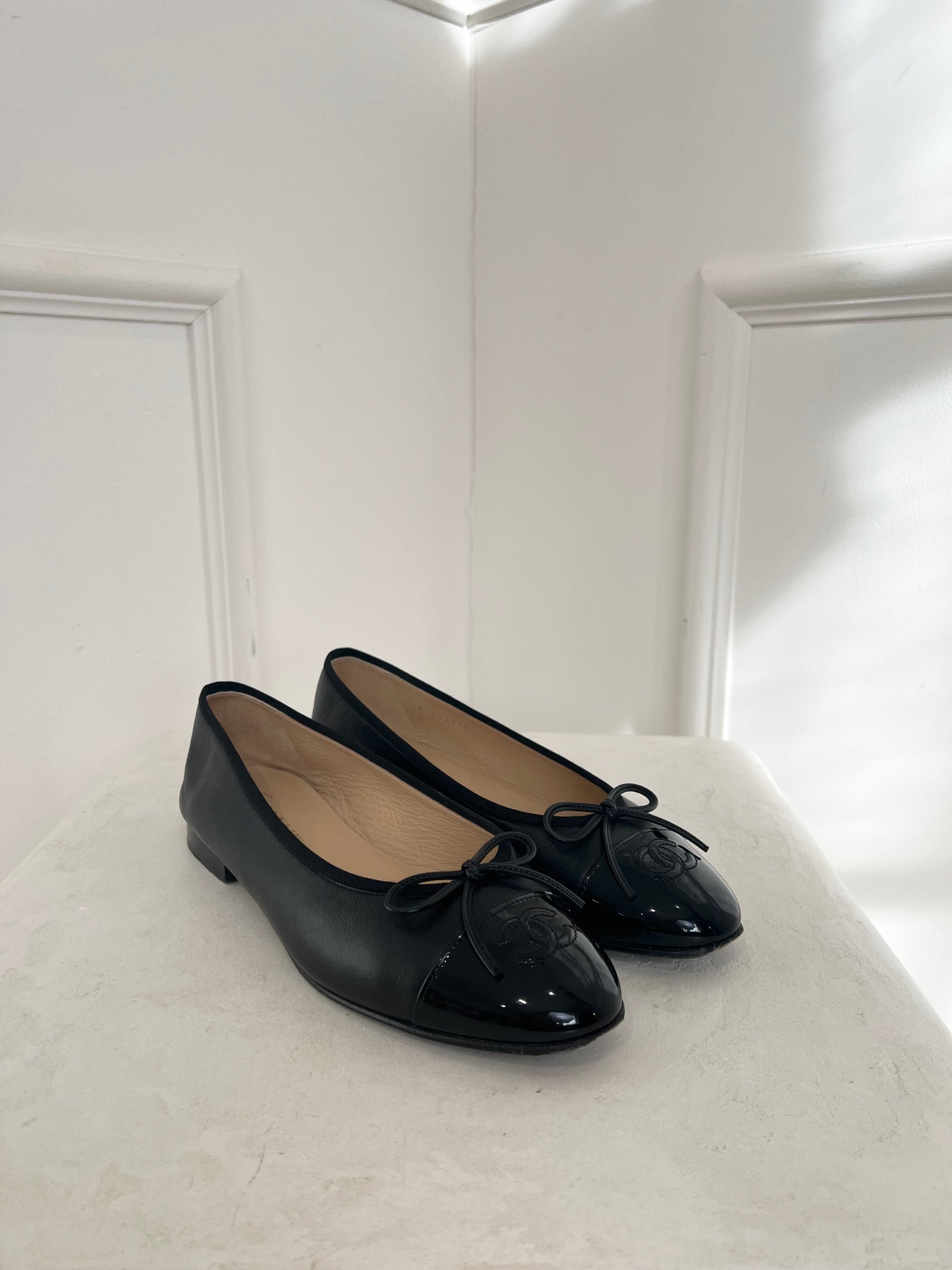Chanel Black Leather Ballerinas, 39 C