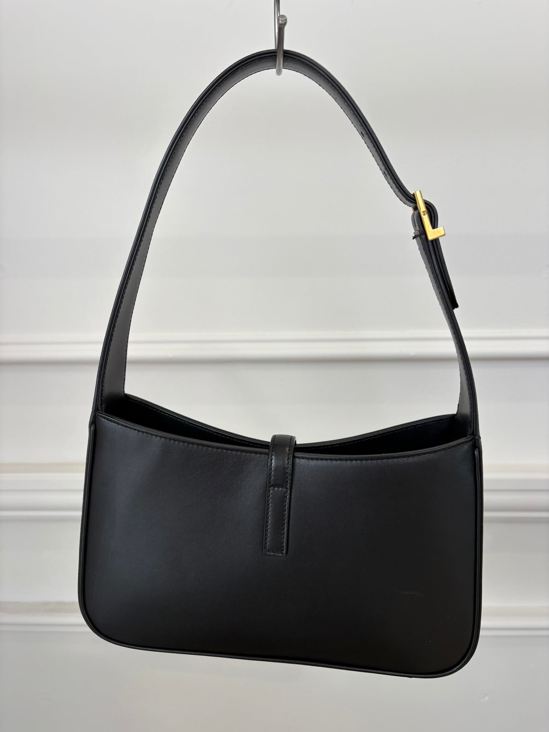 Saint Laurent Black Leather Lé 5 á 7 Shoulder Bag