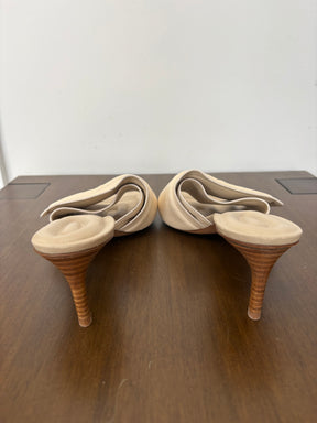 Jacquemus Beige Leather Padded Mules, 39