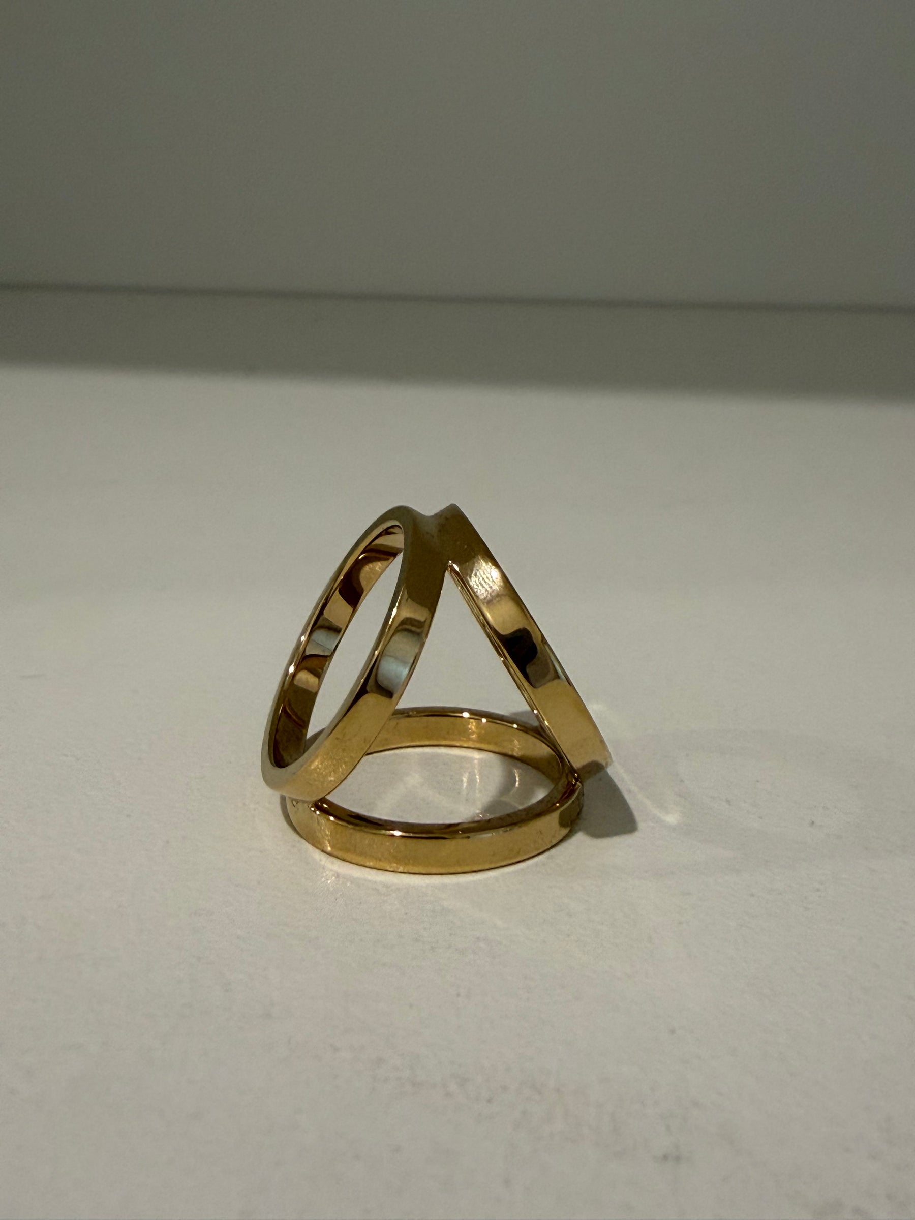 Hermès Gold Tone Trio scarf 90 ring